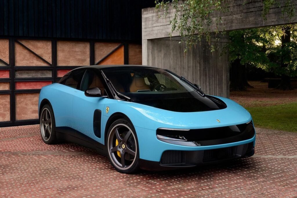 Ferrari Luce mobil listrik